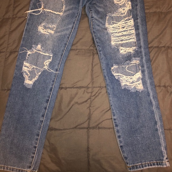 Ripped jeans - Picture 3 of 5